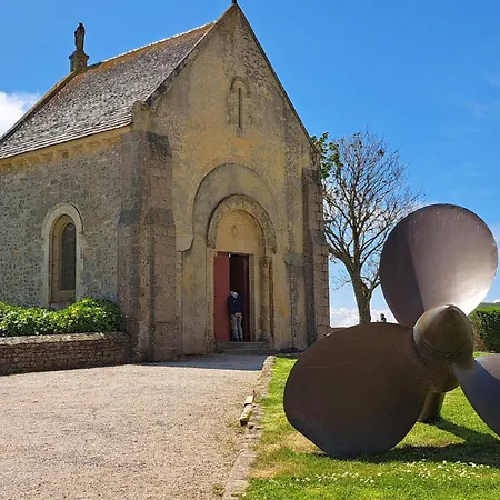 Three Bedroom Lovely In *